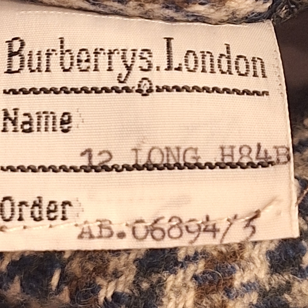 SALE Plaid Countryside Burberrys 100% Wool Long Skirt Made in England Size 2 - Picture 16 of 16